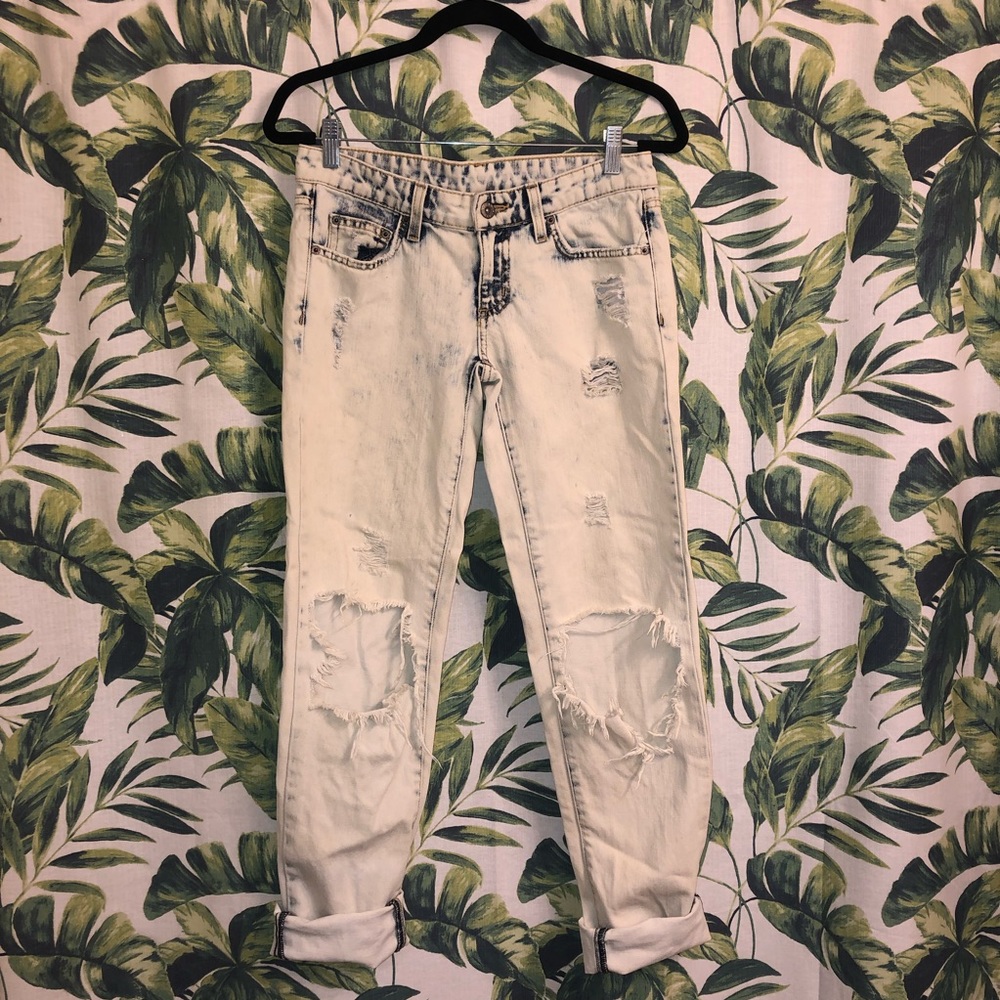 Carmar light wash boyfriend jeans